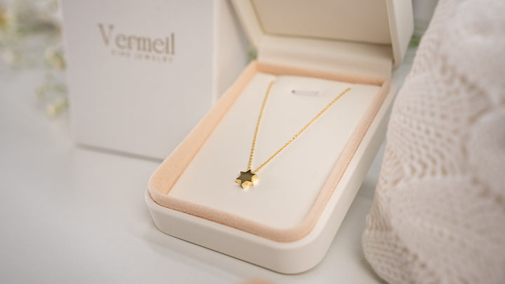 star necklace in 14K gold for baby girl