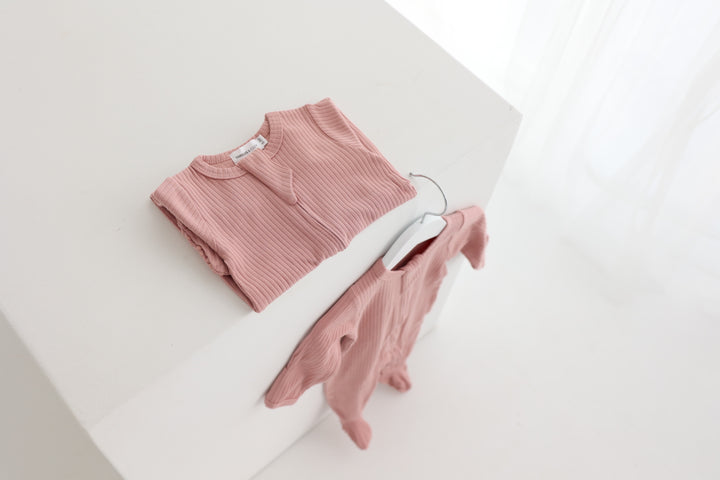 Luxury Organic Premium Baby Gift Basket – Sleeper & Essentials Set